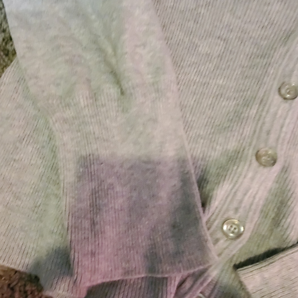 Very cute sweater! - Picture 2 of 5
